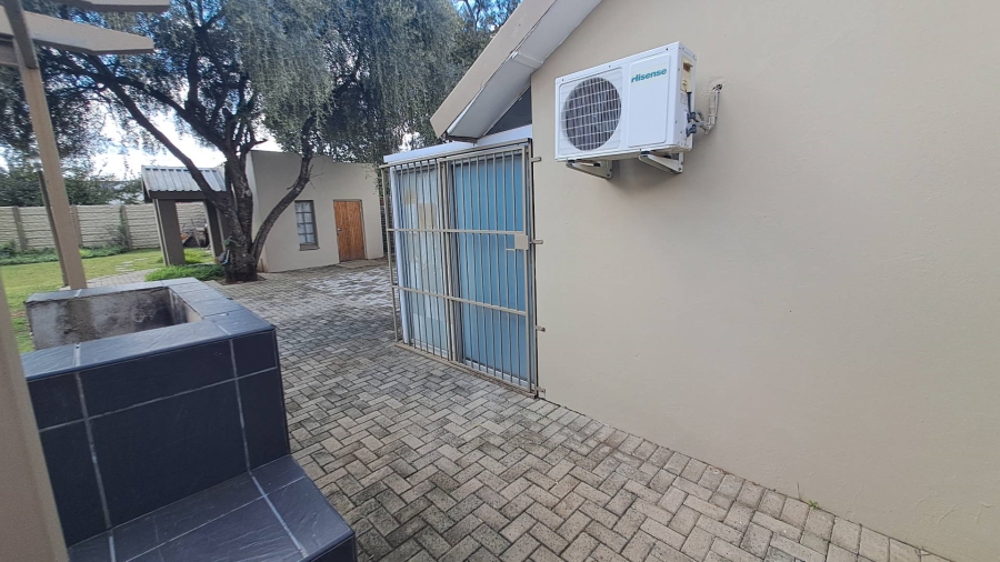 5 Bedroom Property for Sale in Brandwag Free State